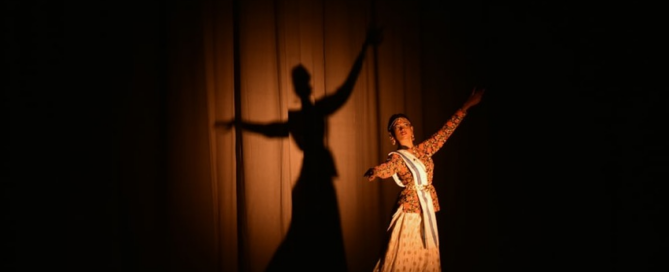 woman dancing